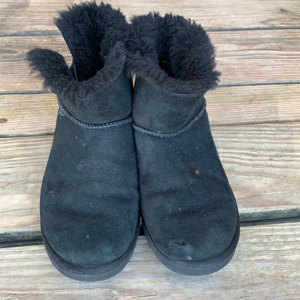 Very loved used Ugg’s.  Need a good clean. Just cleaning out my closet!
